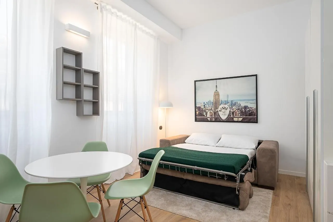 Perugino 16 Apartment Milan Italy
